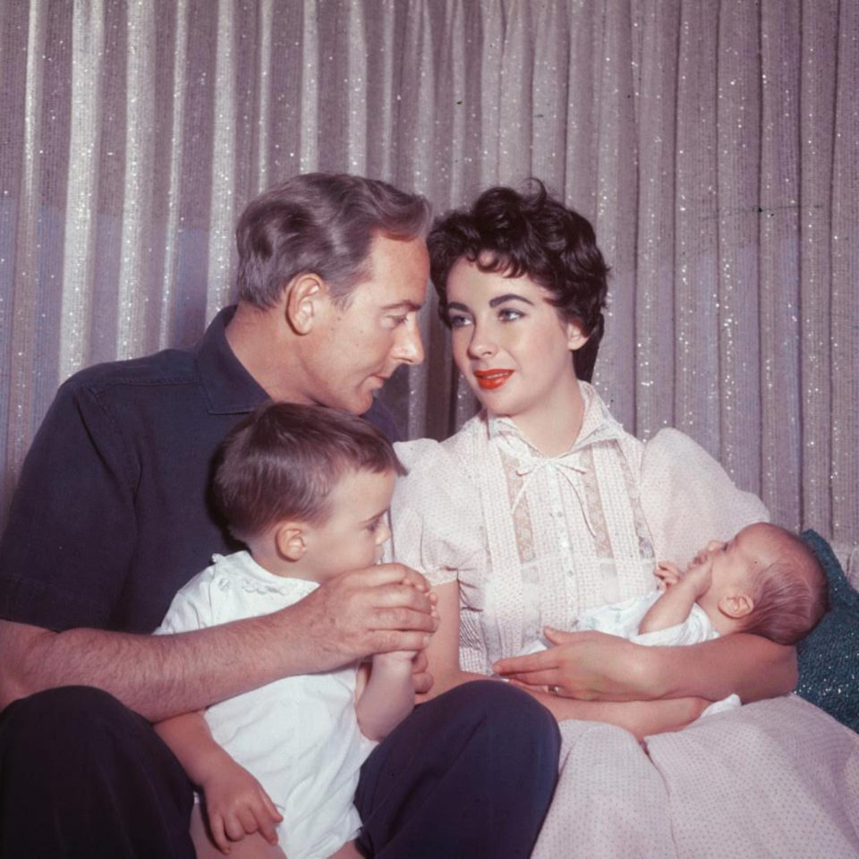 Elizabeth Taylor - Elizabeth Taylor Fans Share Their Favorite Photos ...